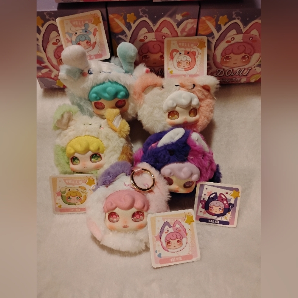 (5)Domi PinPin World Plush Keychain With A Pouch Bundle - Picture 2 of 9